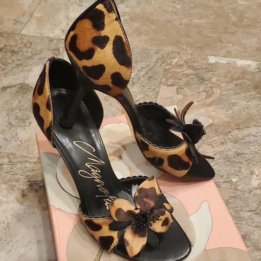 Sexy Magnolia Leopard Open Toe Pumps with Flower Detail Size 5.5 - Picture 2 of 9